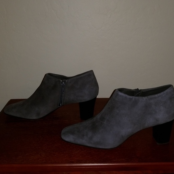Anne Klein suede grey ankle boots - Picture 3 of 5